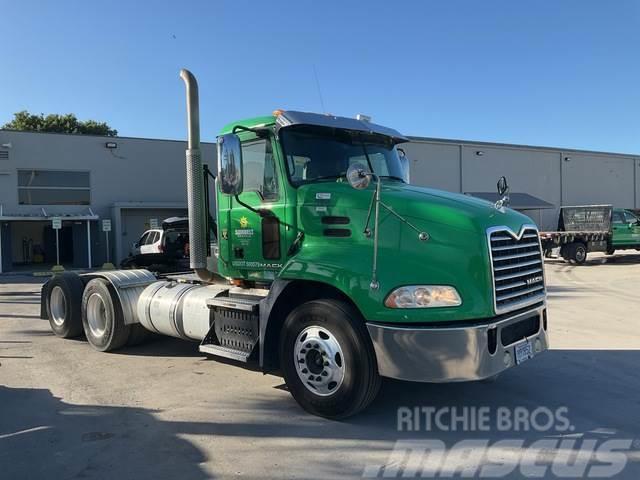 Mack CXU613 Camiones tractor