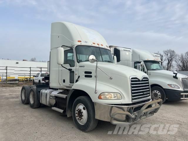 Mack CXU613 Camiones tractor