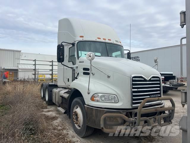 Mack CXU613 Camiones tractor