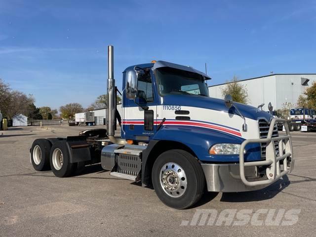 Mack CXU613T Camiones tractor