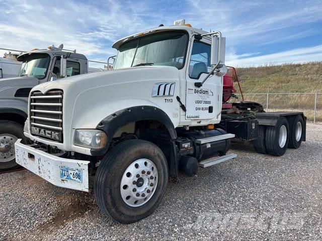 Mack GU713 Camiones tractor