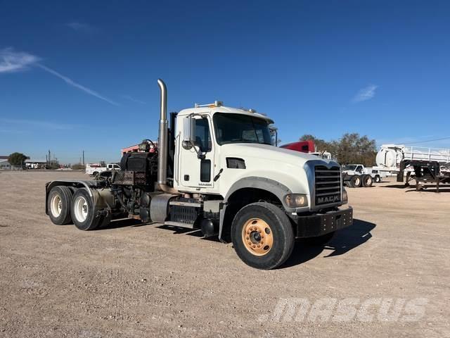 Mack GU713 Otros