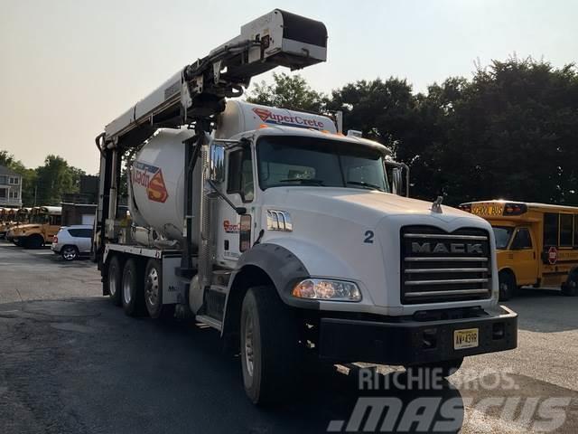 Mack GU813 Otros camiones