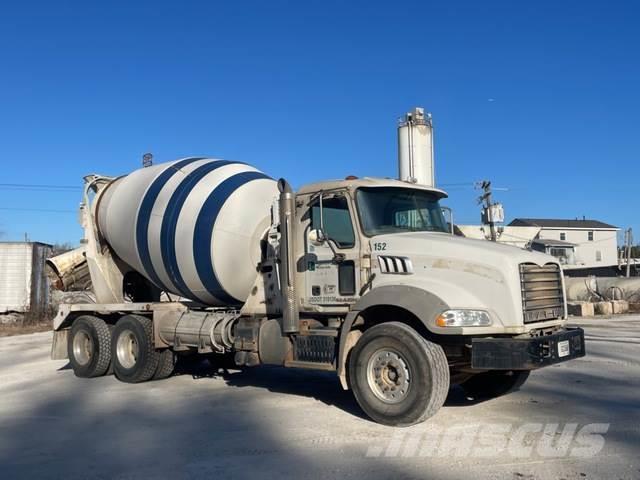 Mack GU813 Otros camiones