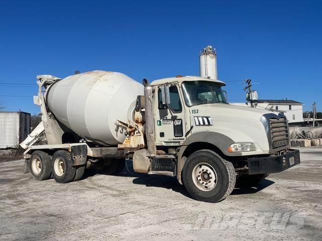 Mack GU813 Otros camiones