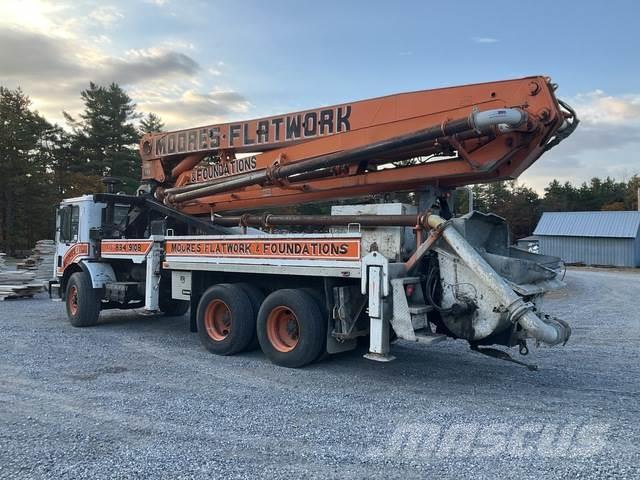 Mack MR688S Bombas de concreto