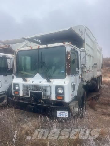 Mack MR690S Camiones de basura