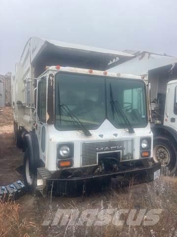 Mack MR690S Camiones de basura