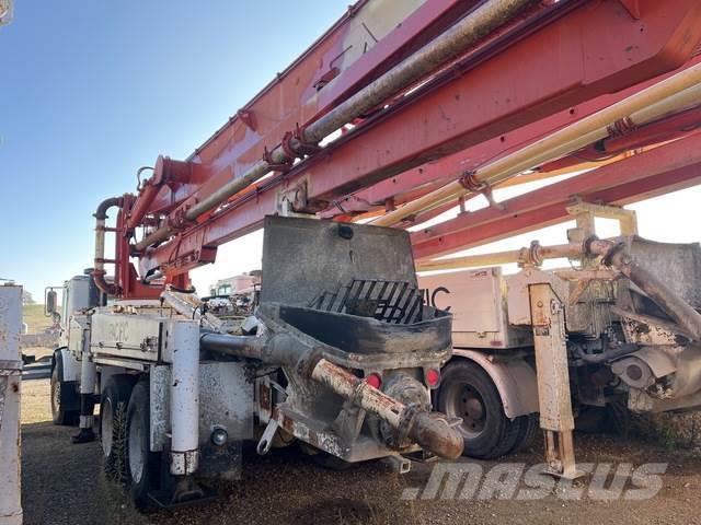 Mack MR690S Bombas de concreto