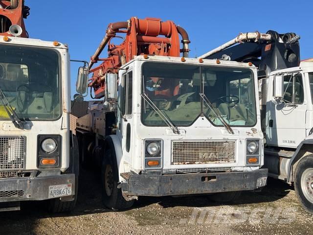 Mack MR690S Bombas de concreto