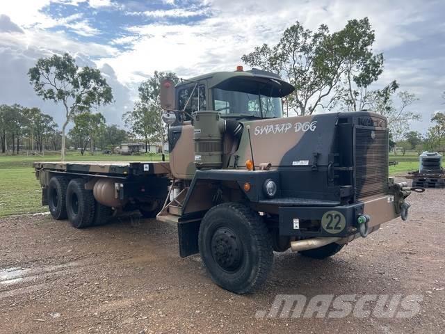 Mack R686T Camiones de cama baja