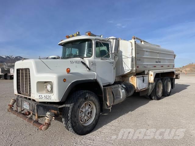 Mack RB600 Camiones cisterna