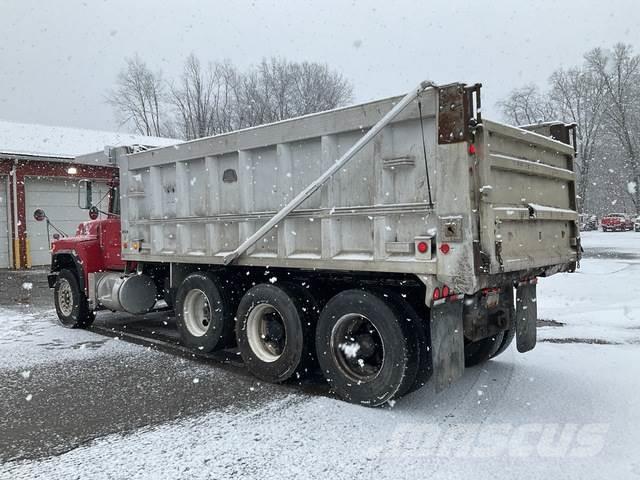 Mack RB688S Bañeras basculantes usadas