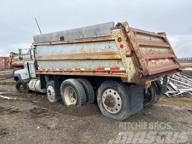 Mack RD688S Bañeras basculantes usadas