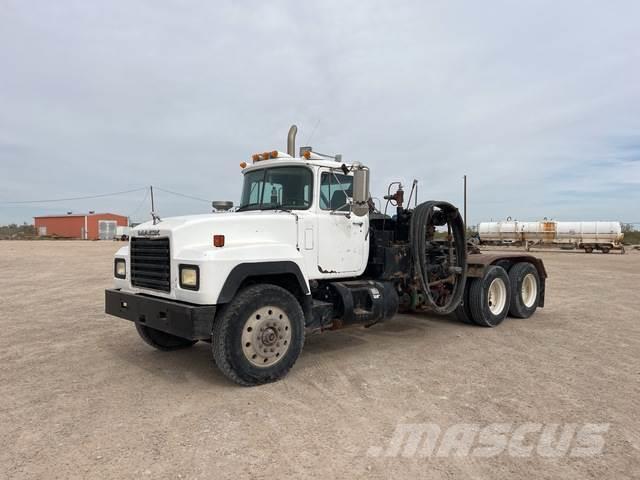 Mack RD688S Otros