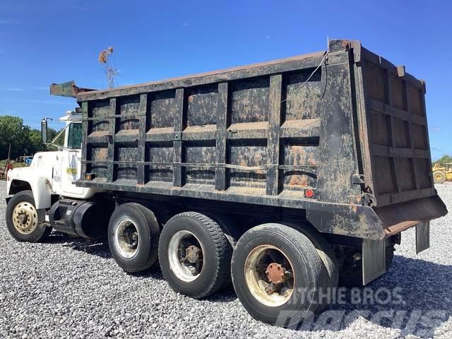 Mack RD690S Bañeras basculantes usadas