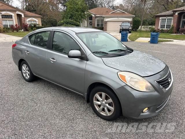 Nissan Versa Carros