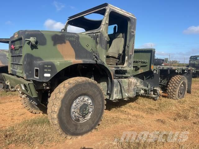 Oshkosh AMK23 Camiones con caja de remolque