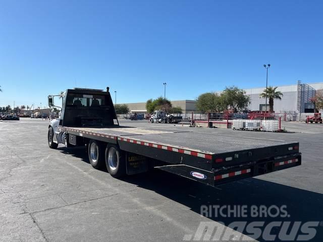 Peterbilt 348 Camiones de cama baja