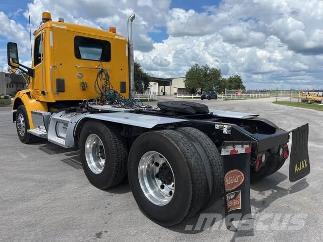 Peterbilt 567 Camiones tractor