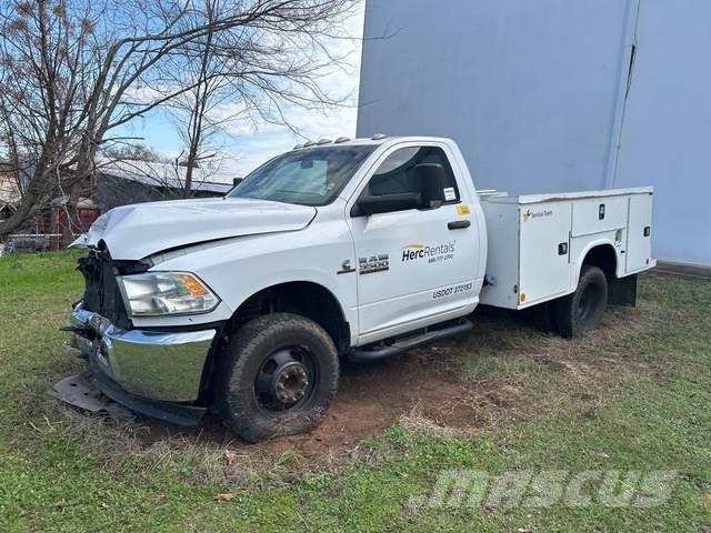 RAM 3500 Caja abierta/laterales abatibles