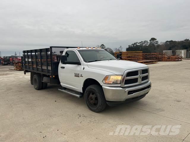 RAM 3500 Camiones de cama baja