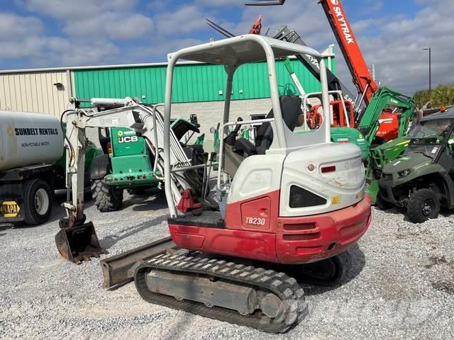 Takeuchi TB230 Excavadoras sobre orugas