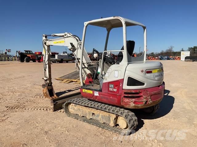 Takeuchi TB240 Excavadoras sobre orugas