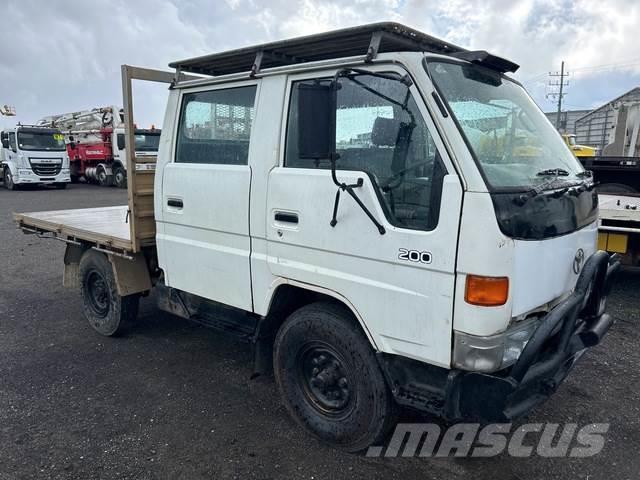 Toyota DYNA Camiones de cama baja