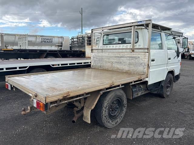 Toyota DYNA Camiones de cama baja