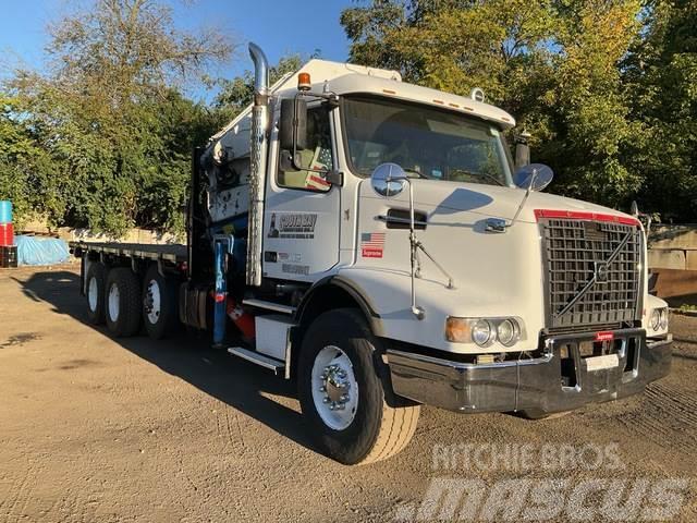 Volvo VHD Camiones de cama baja