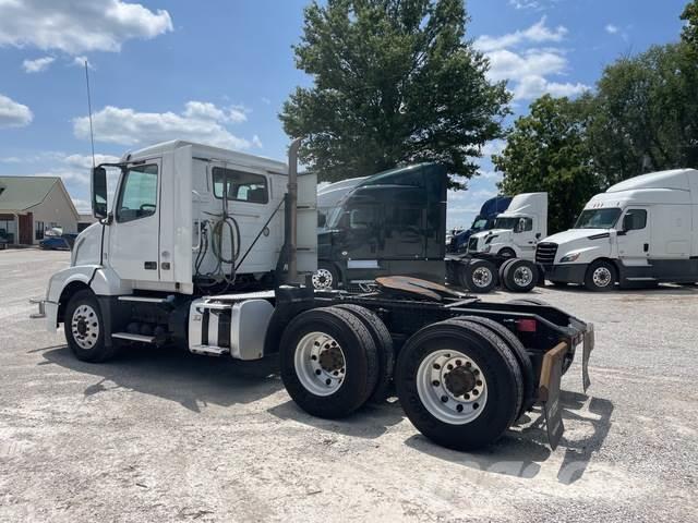 Volvo VNL Camiones tractor