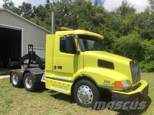 Volvo VNL64T Camiones tractor