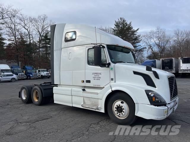 Volvo VNL670 Camiones tractor