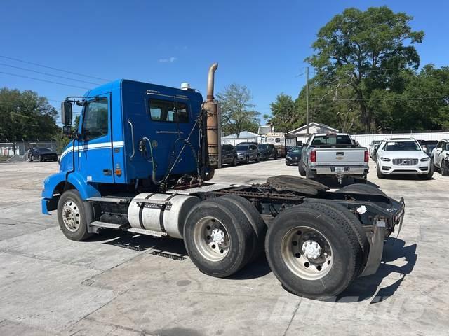 Volvo VNM Camiones tractor