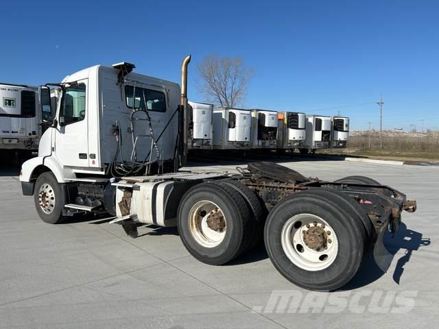 Volvo VNM Camiones tractor