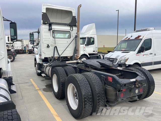 Volvo VNM Camiones tractor