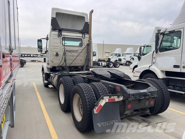 Volvo VNM Camiones tractor