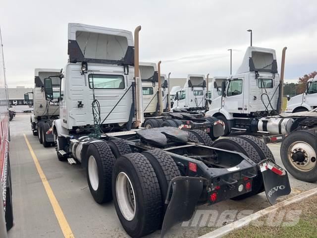 Volvo VNM Camiones tractor