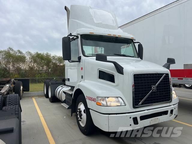 Volvo VNM Camiones tractor