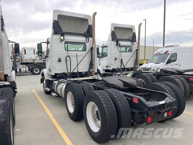 Volvo VNM Camiones tractor