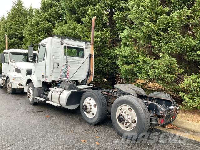 Volvo VNM Camiones tractor