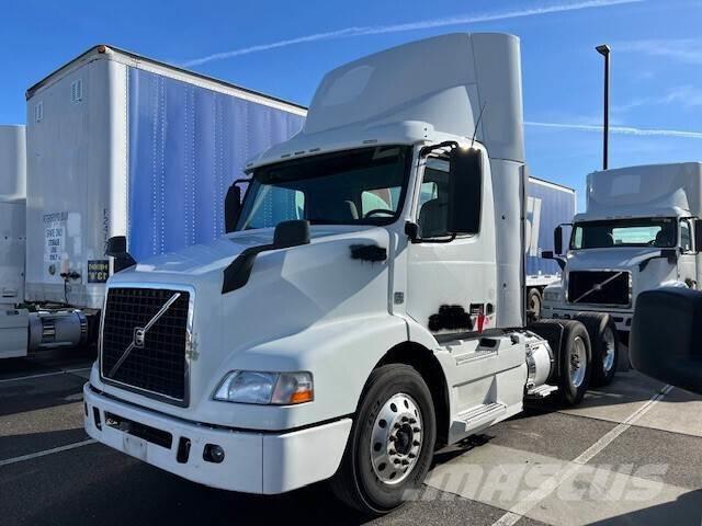 Volvo VNM Camiones tractor