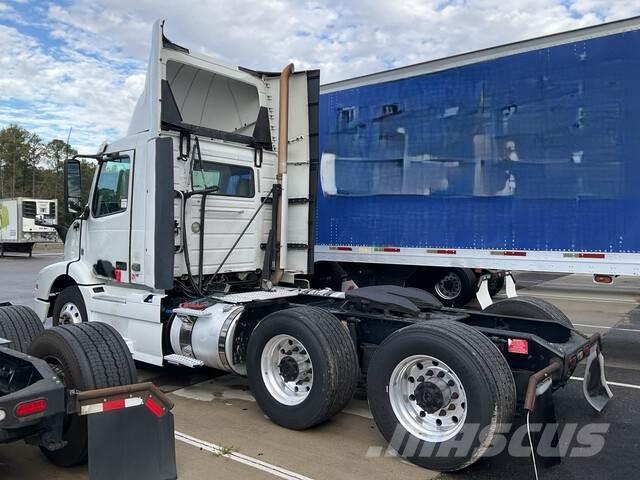 Volvo VNM Camiones tractor