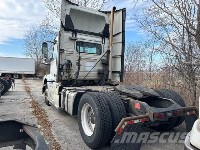 Volvo VNM Camiones tractor