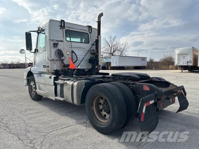 Volvo VNM Camiones tractor