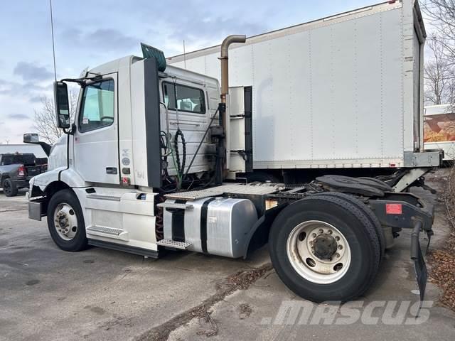 Volvo VNM Camiones tractor