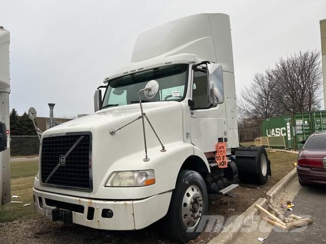 Volvo VNM Camiones tractor