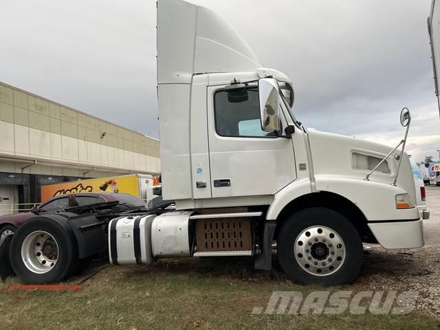 Volvo VNM Camiones tractor