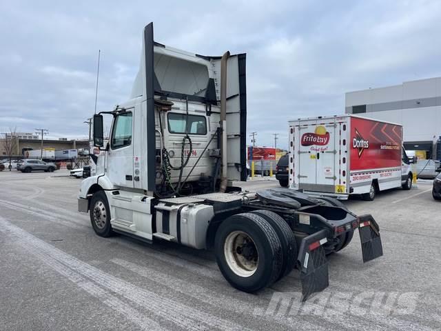 Volvo VNM Camiones tractor